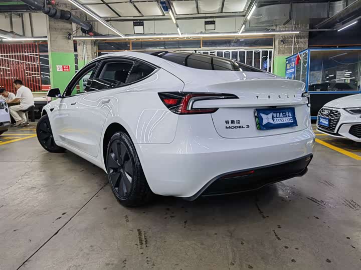 Tesla Model 3, 2025 — фото 6 из 9
