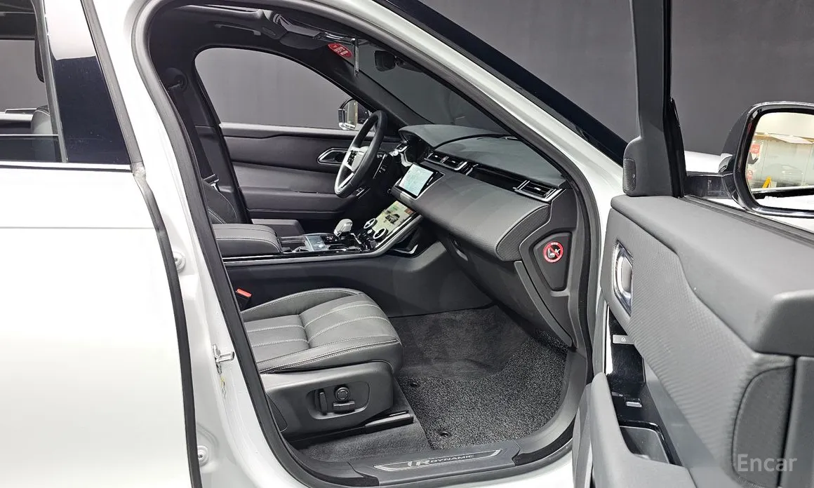 Land Rover Range Rover Velar, 2023 — фото 11 из 12
