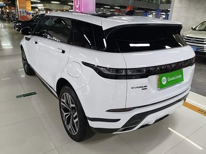 Land Rover Range Rover Evoque L Hybrid, 2023 — фото 5 из 9