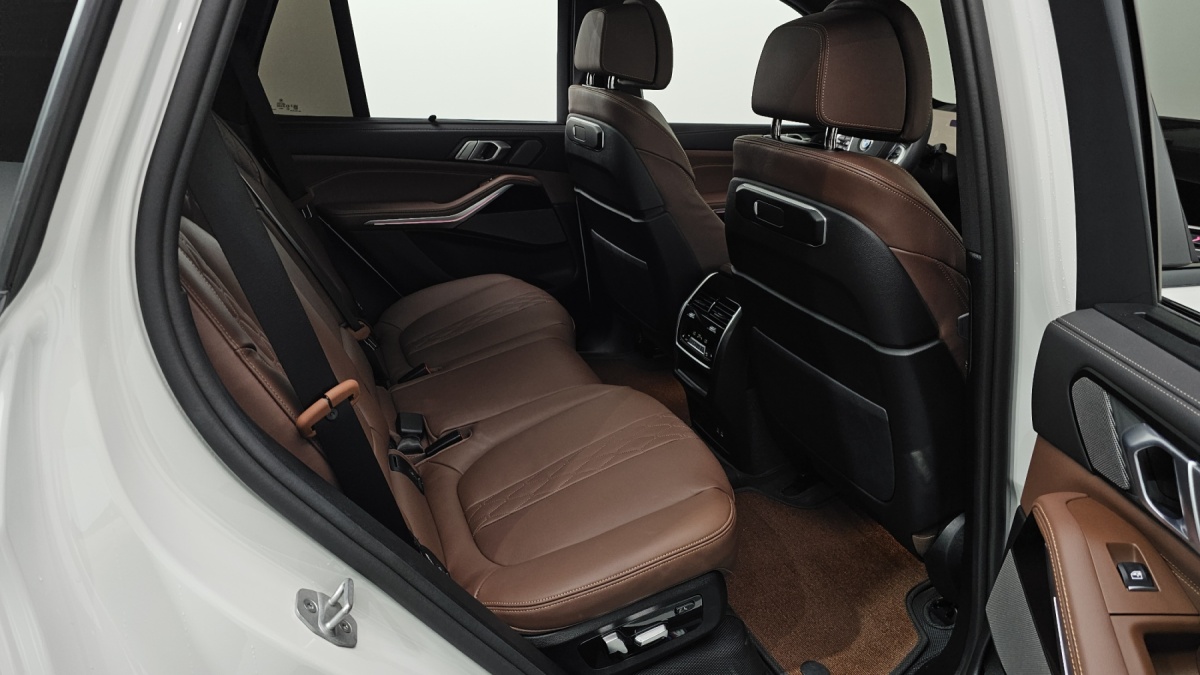 BMW X5, 2025 — фото 10 из 12