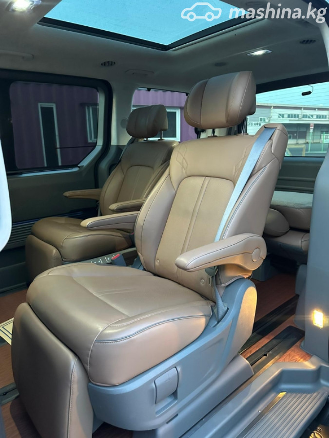 Hyundai Staria, 2024 — фото 3 из 3