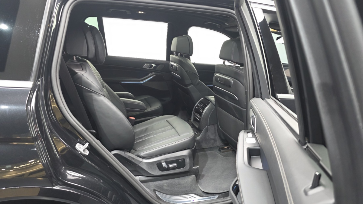 BMW X7, 2025 — фото 11 из 12