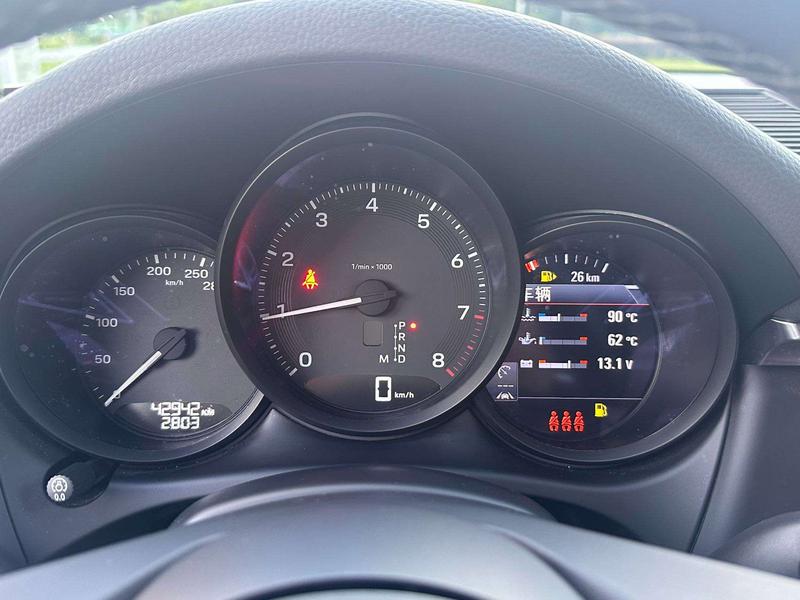 Porsche Macan, 2023 — фото 7 из 11