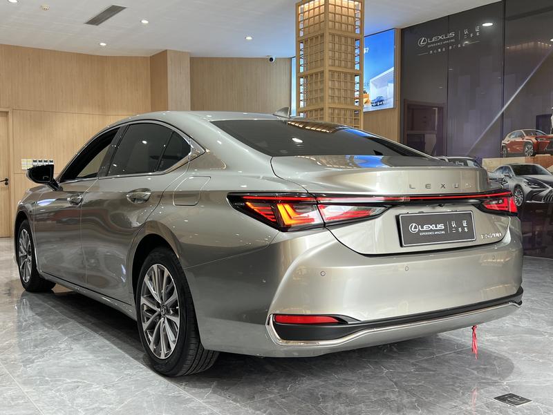 Lexus ES, 2025 — фото 4 из 12