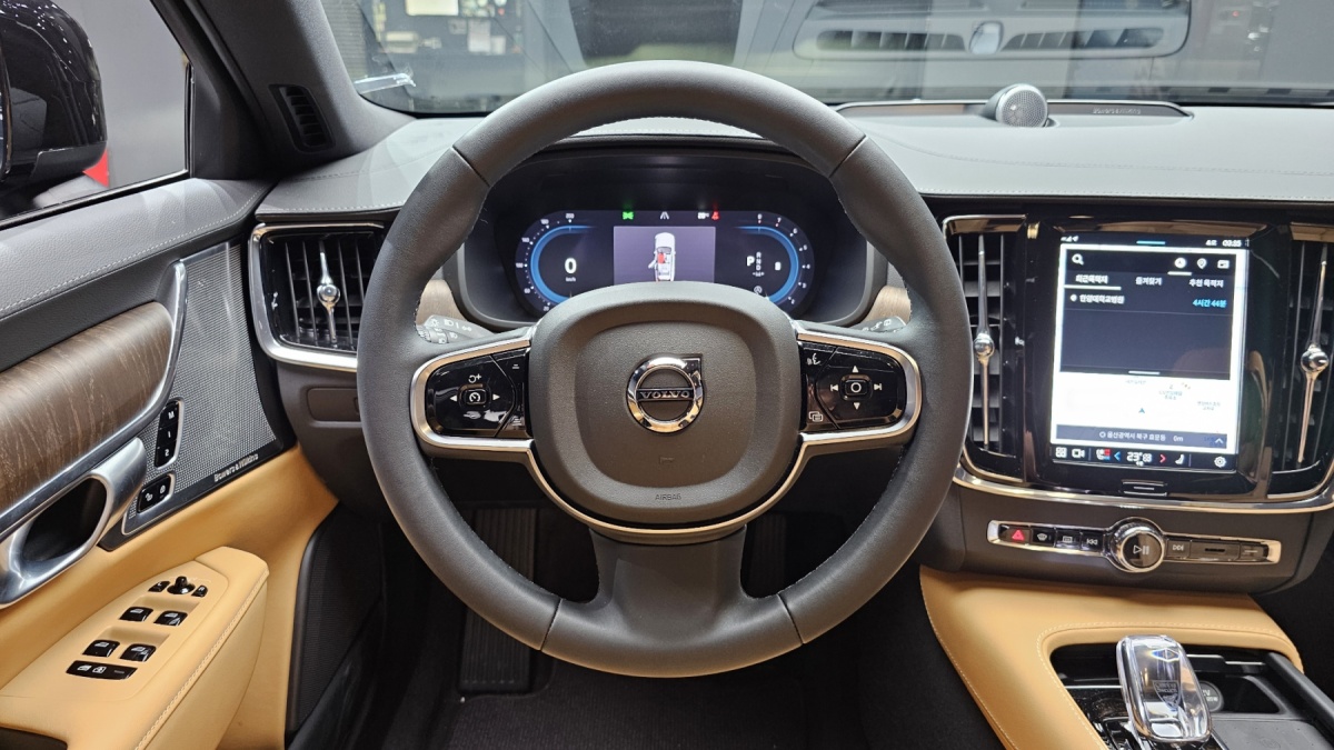 Volvo V90, 2023 — фото 12 из 12