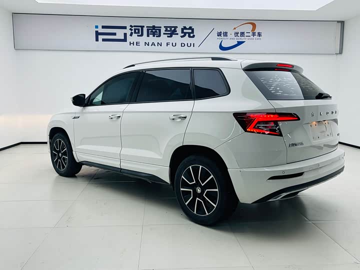 Skoda Karoq, 2023 — фото 6 из 9