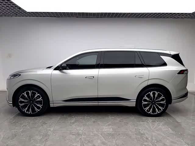 Dongfeng Yipai eπ 008, 2026 — фото 7 из 9