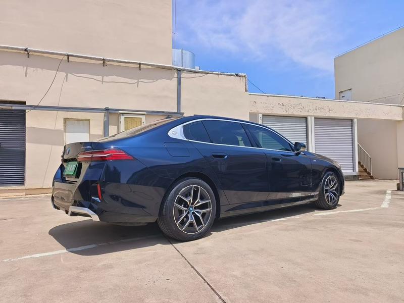 BMW i5, 2024 — фото 5 из 9