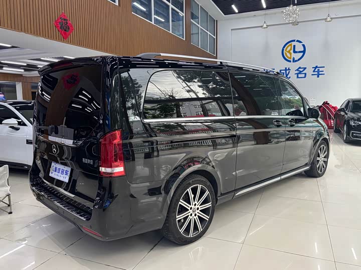 Mercedes-Benz V-Class, 2022 — фото 5 из 9
