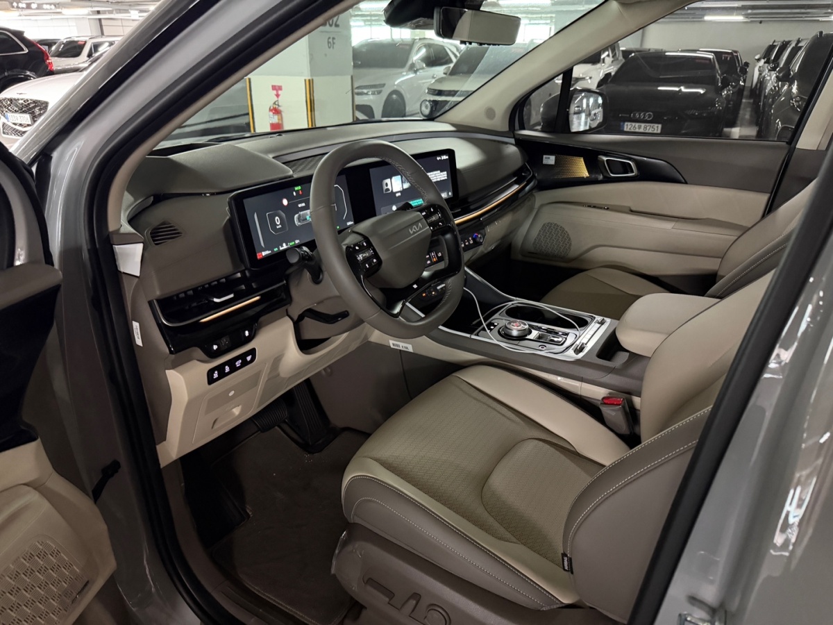 Kia Carnival, 2025 — фото 8 из 12