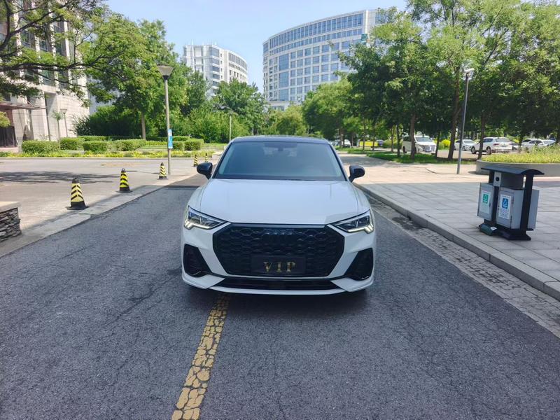 Audi Q3 Sportback, 2023 — фото 2 из 10