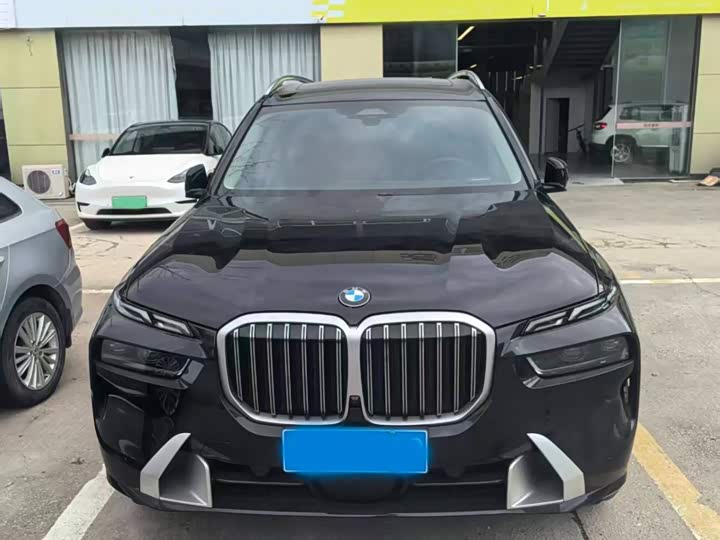 BMW X7, 2023 — фото 2 из 7