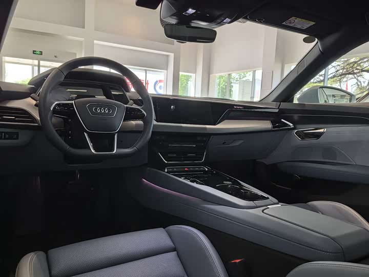 Audi e-tron GT, 2024 — фото 8 из 12
