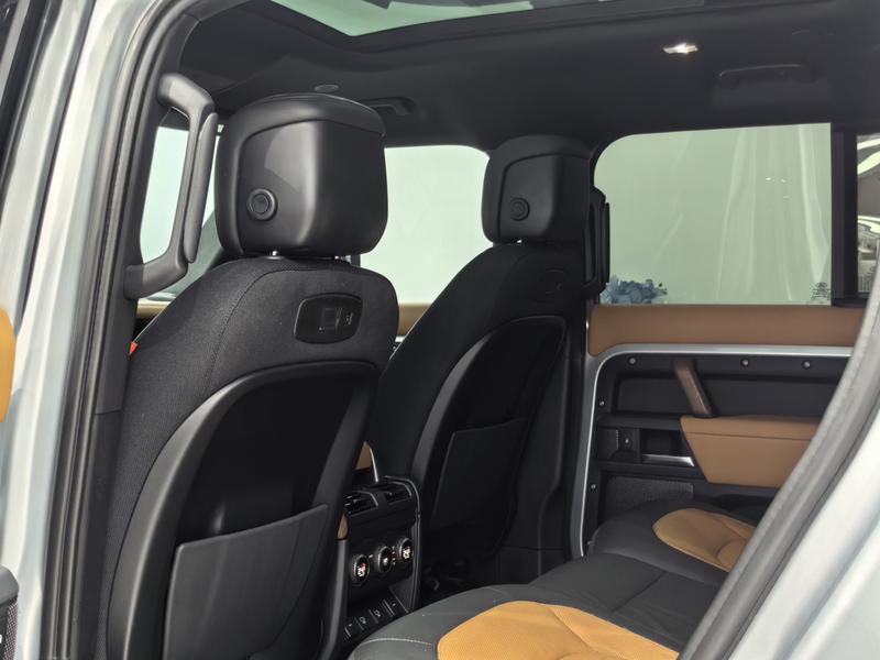 Land Rover Defender Hybrid, 2021 — фото 9 из 10