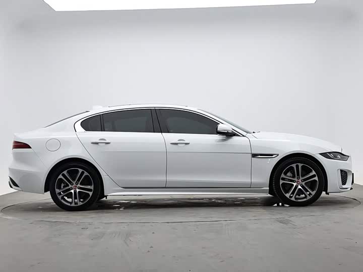 Jaguar XE L, 2024 — фото 5 из 9