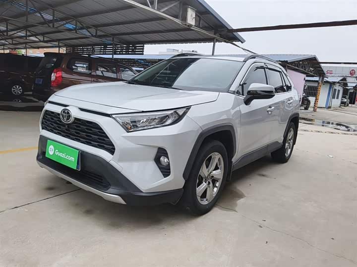 Toyota RAV4, 2021 — фото 2 из 9