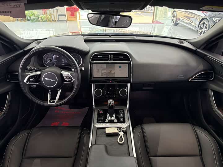Jaguar XE L, 2023 — фото 9 из 9