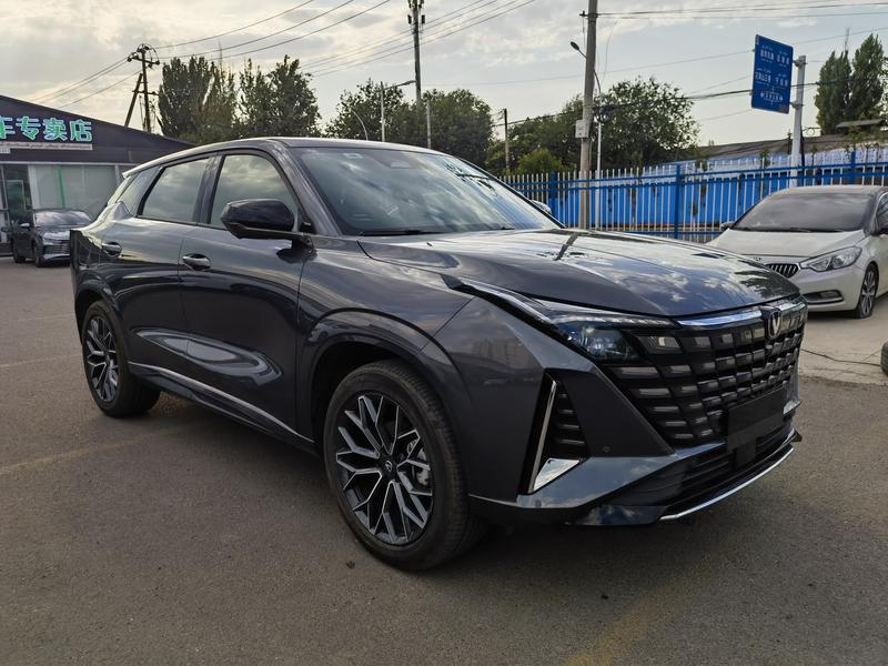 Changan UNI-Z Hybrid, 2024 — фото 3 из 11