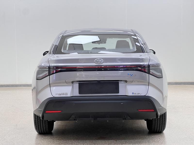 Toyota bZ3, 2024 — фото 6 из 12