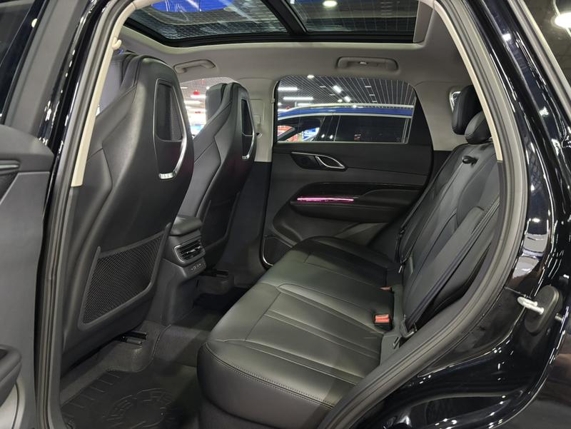 Hongqi HS3 Hybrid, 2025 — фото 12 из 12