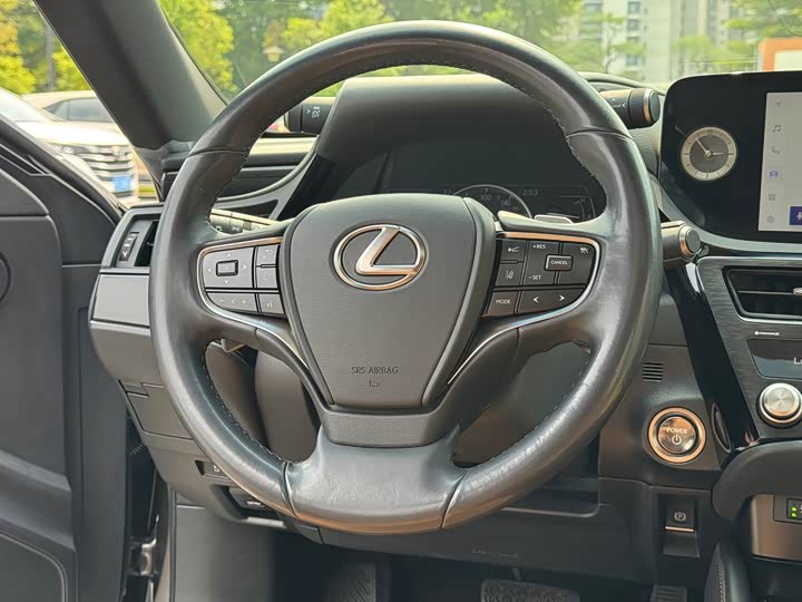 Lexus ES, 2022 — фото 9 из 9