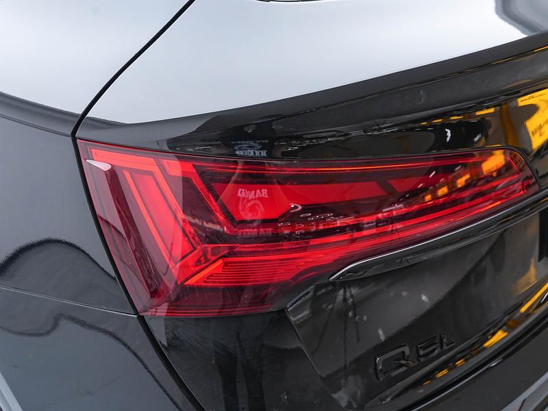 Audi Q5L Sportback, 2023 — фото 10 из 12
