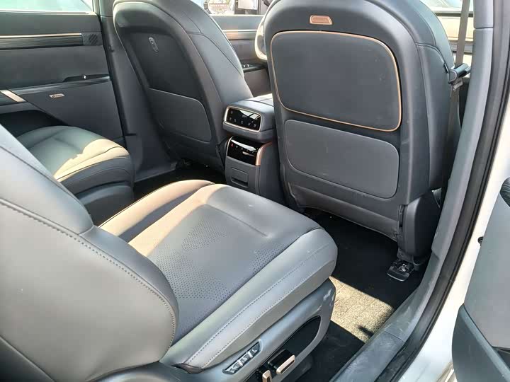 Dongfeng Yipai eπ 008, 2024 — фото 8 из 9
