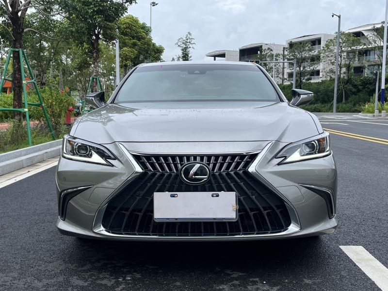 Lexus ES, 2024 — фото 2 из 12