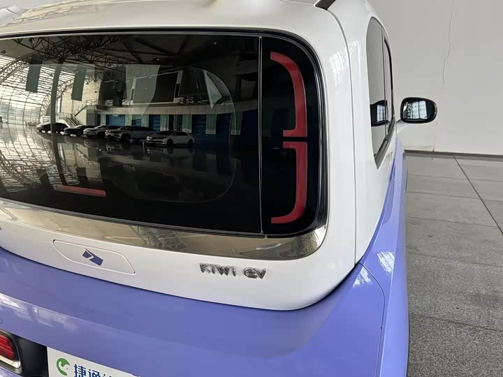 Baojun KiWi EV, 2022 — фото 3 из 9