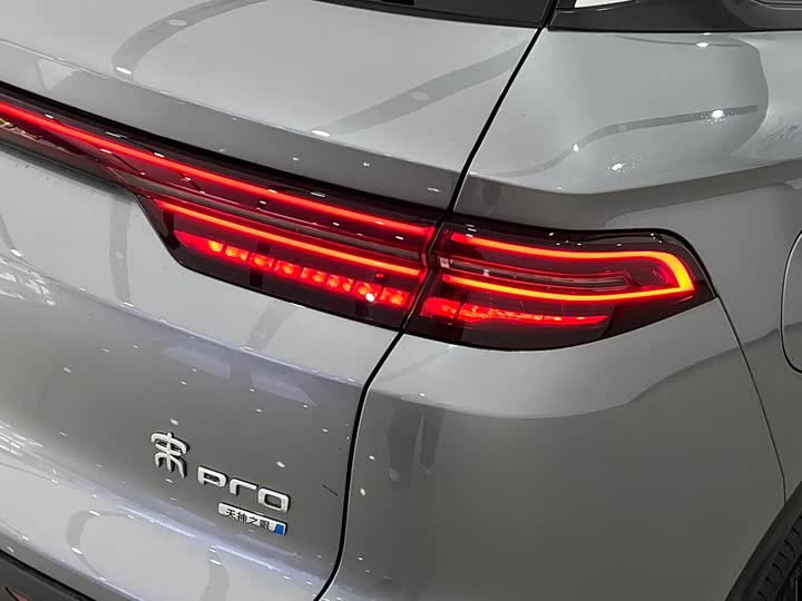 BYD Song Pro Hybrid, 2024 — фото 6 из 9