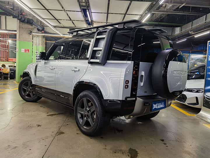 Land Rover Defender, 2023 — фото 6 из 9