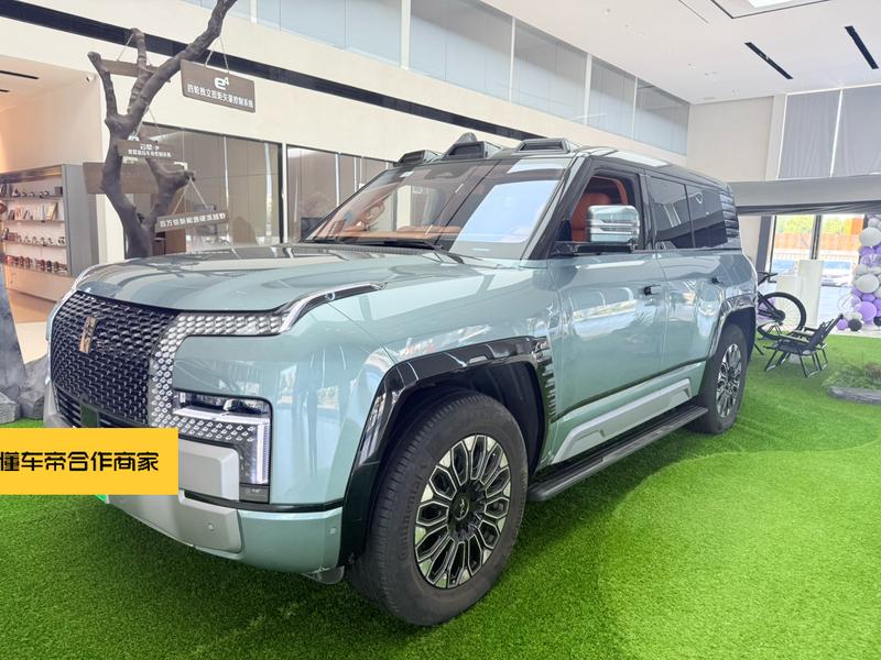 BYD Yangwang U8, 2023 — купить в Курске под ключ
