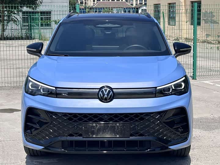 Volkswagen Tiguan L Pro, 2024 — фото 2 из 9