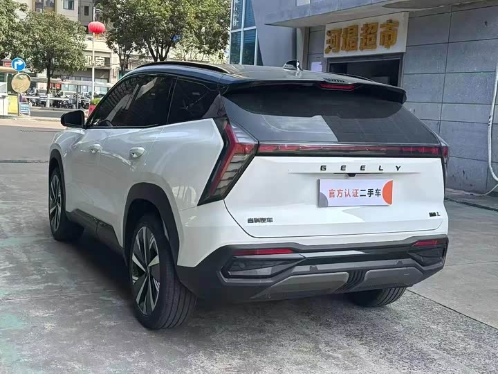Geely Atlas L, 2023 — фото 7 из 9