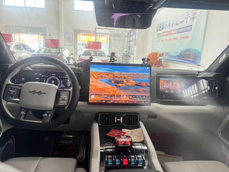 BYD FangChengBao Leopard 8, 2025 — фото 5 из 7