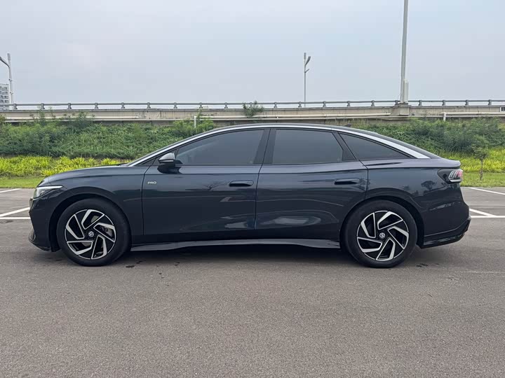 Volkswagen ID.7 Vizzion, 2024 — фото 8 из 9