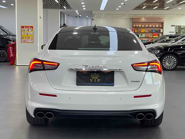 Maserati Ghibli, 2021 — фото 8 из 9
