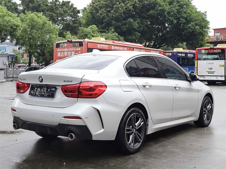 BMW 1 Series, 2022 — фото 7 из 9