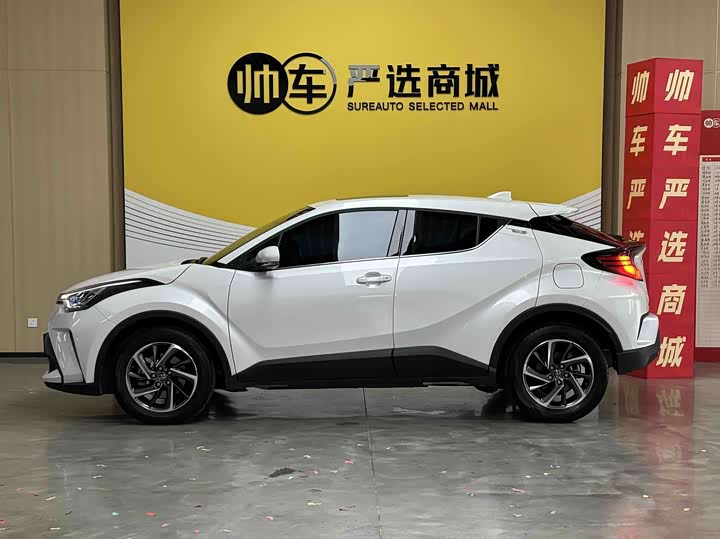 Toyota C-HR, 2022 — фото 7 из 9