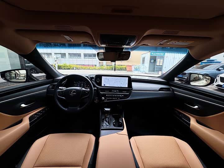 Lexus ES, 2023 — фото 7 из 9