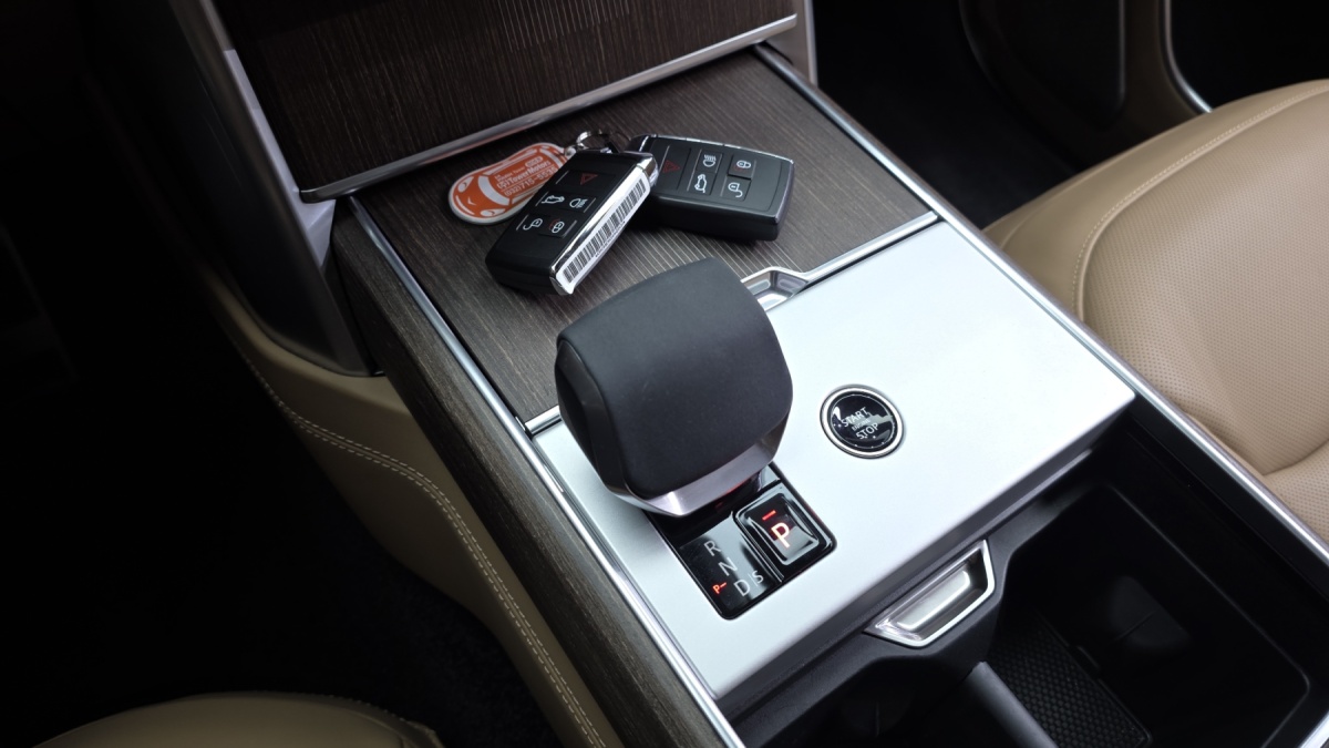 Land Rover Range Rover, 2025 — фото 8 из 12