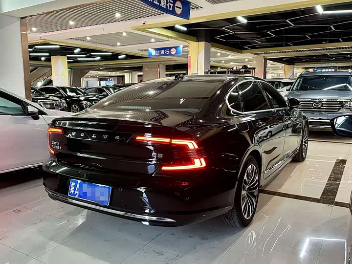 Volvo S90, 2024 — фото 6 из 9