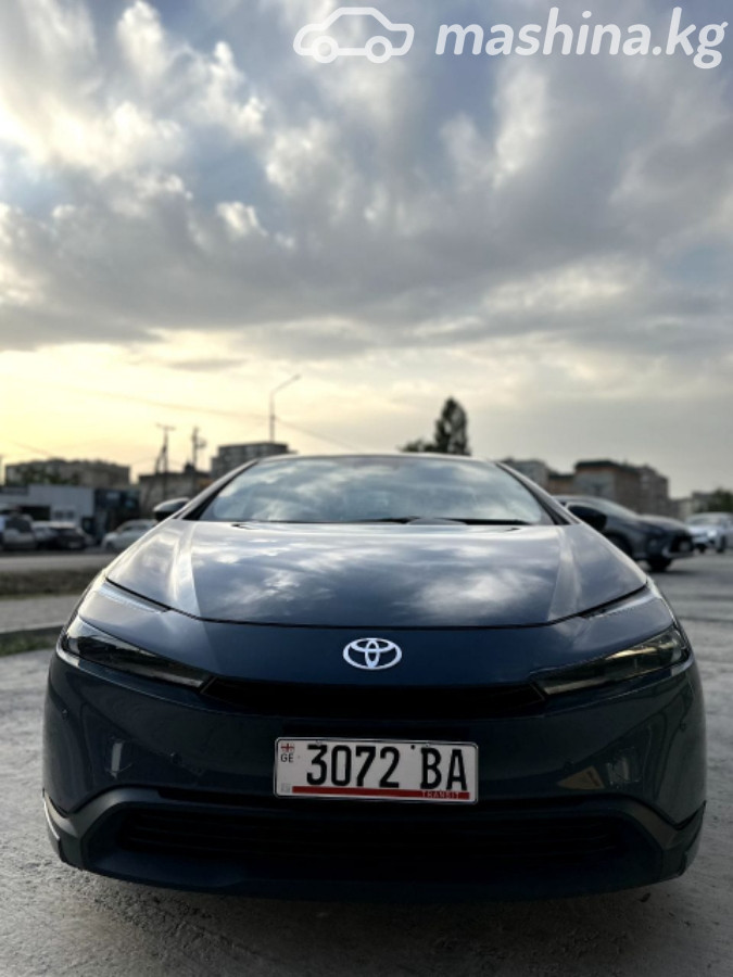 Toyota Prius, 2024 — фото 2 из 8