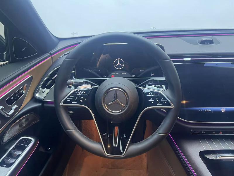 Mercedes-Benz E-Class, 2025 — фото 9 из 12