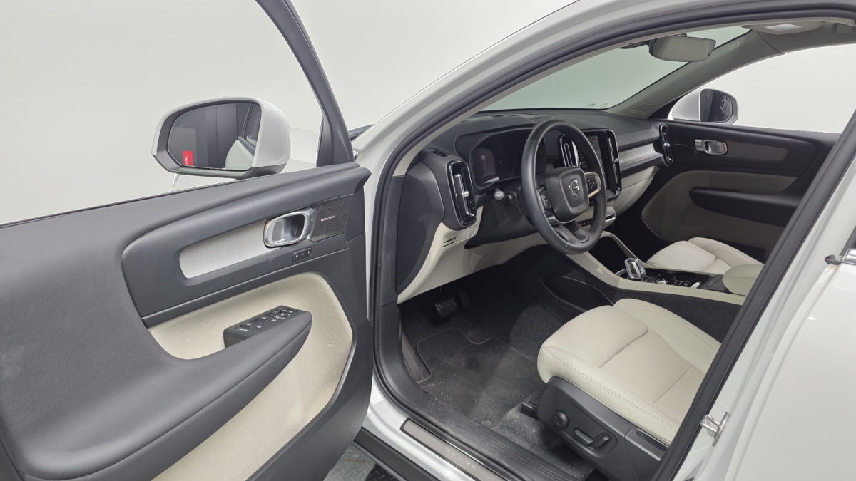 Volvo XC40, 2024 — фото 9 из 12
