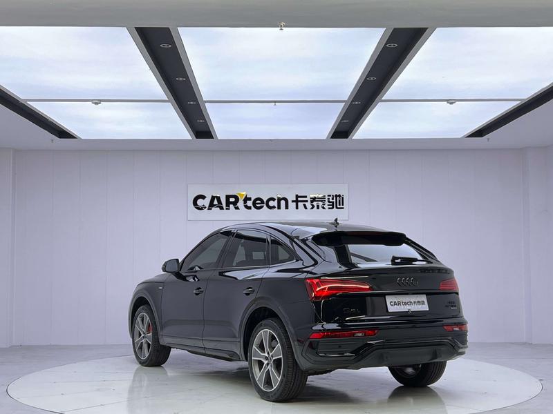Audi Q5L Sportback, 2022 — фото 5 из 12