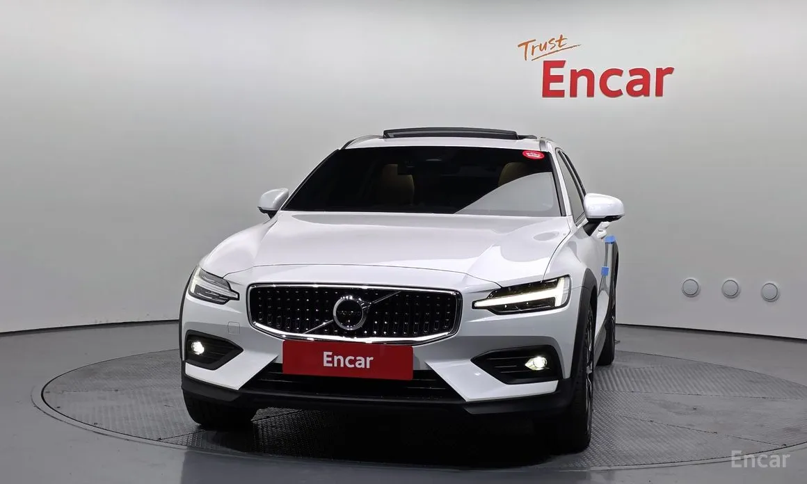 Volvo V60, 2023 — фото 3 из 12