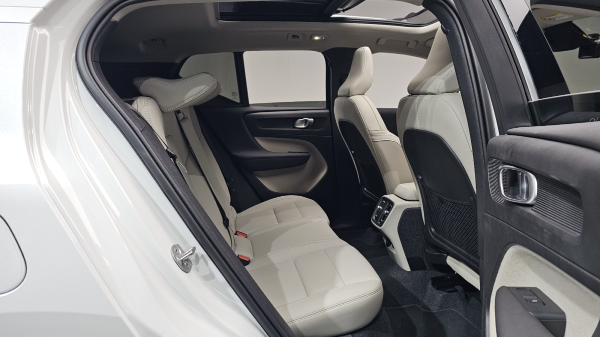 Volvo XC40, 2024 — фото 12 из 12