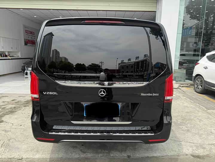 Mercedes-Benz V-Class, 2022 — фото 7 из 9