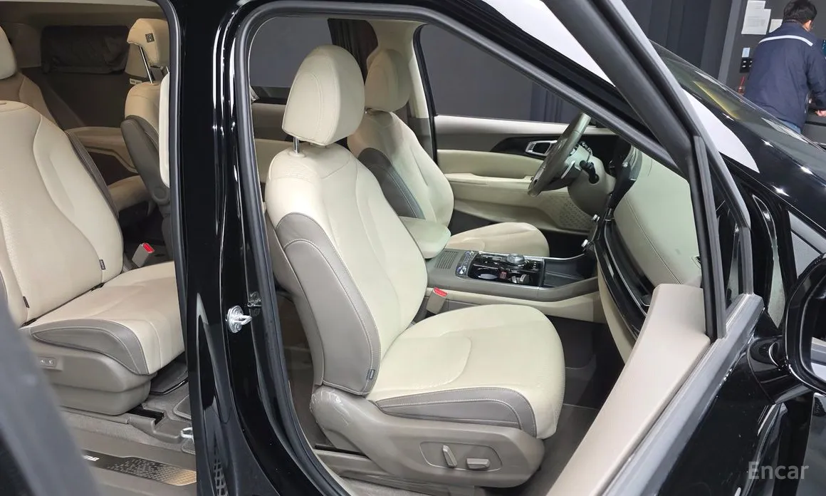 Kia Carnival, 2023 — фото 12 из 12